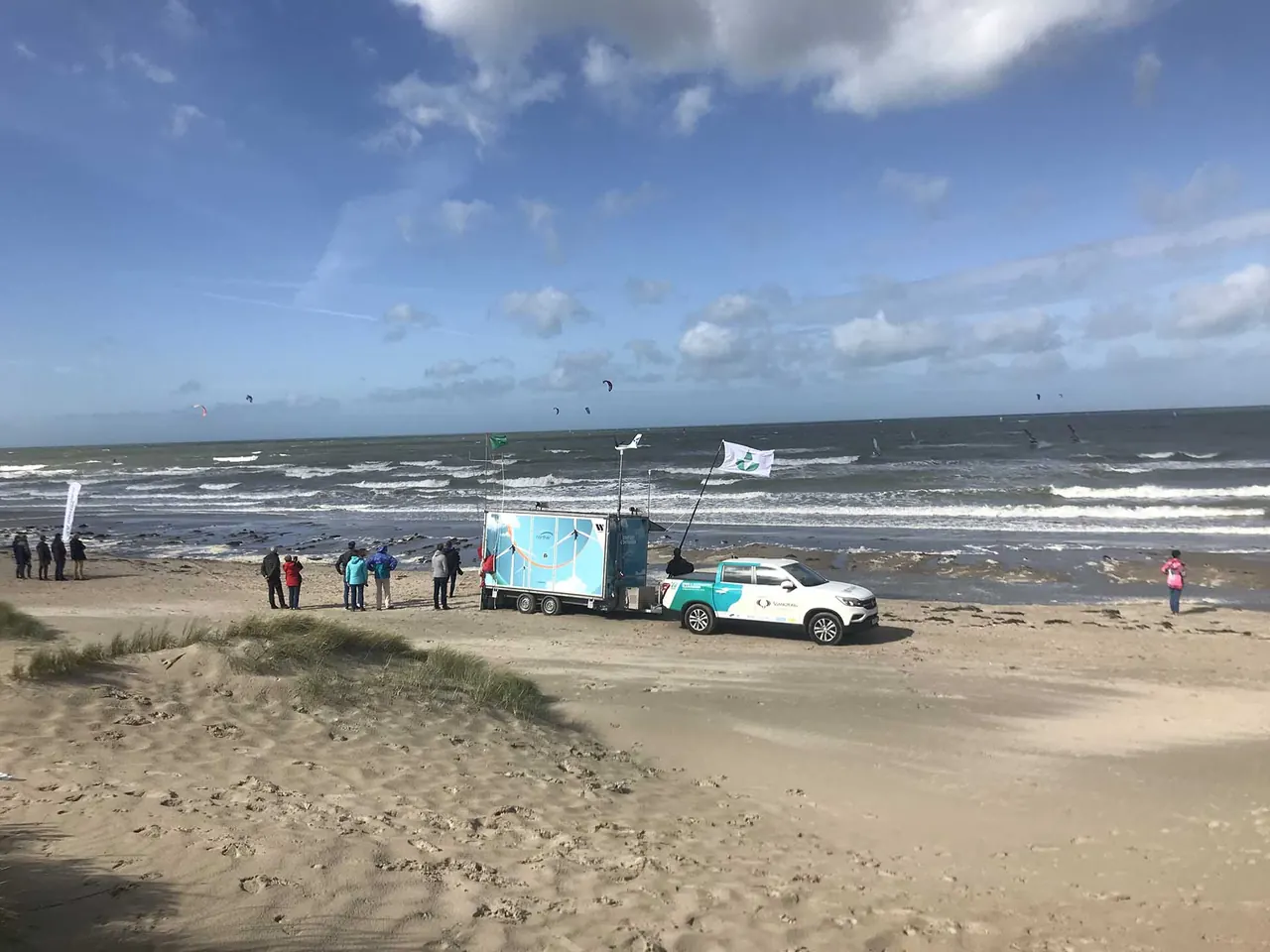 Windsurfer in de golven